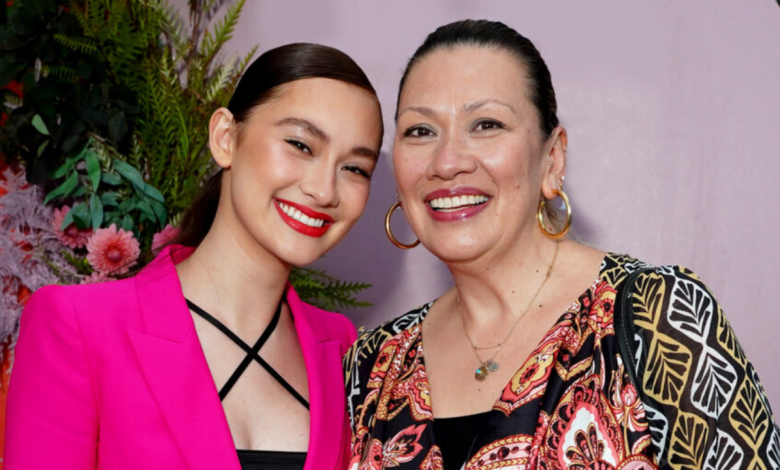 Lola Tung Parents